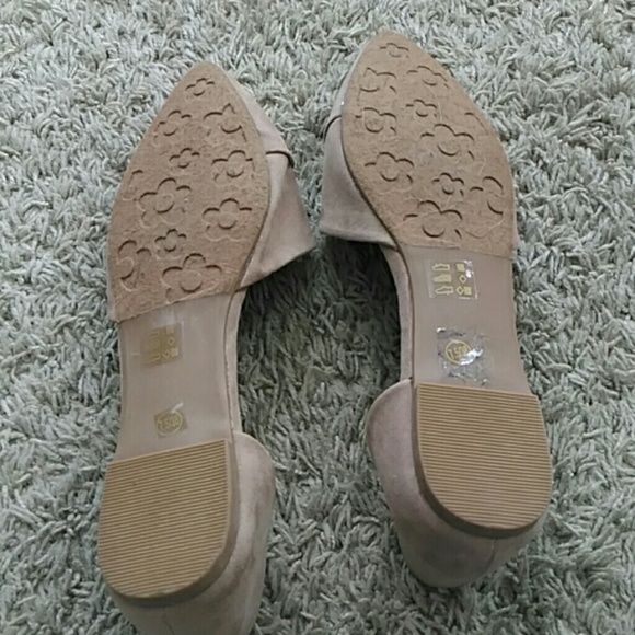 S2 Laundry List Tan Flat Open side Shoes - Picture 5 of 5